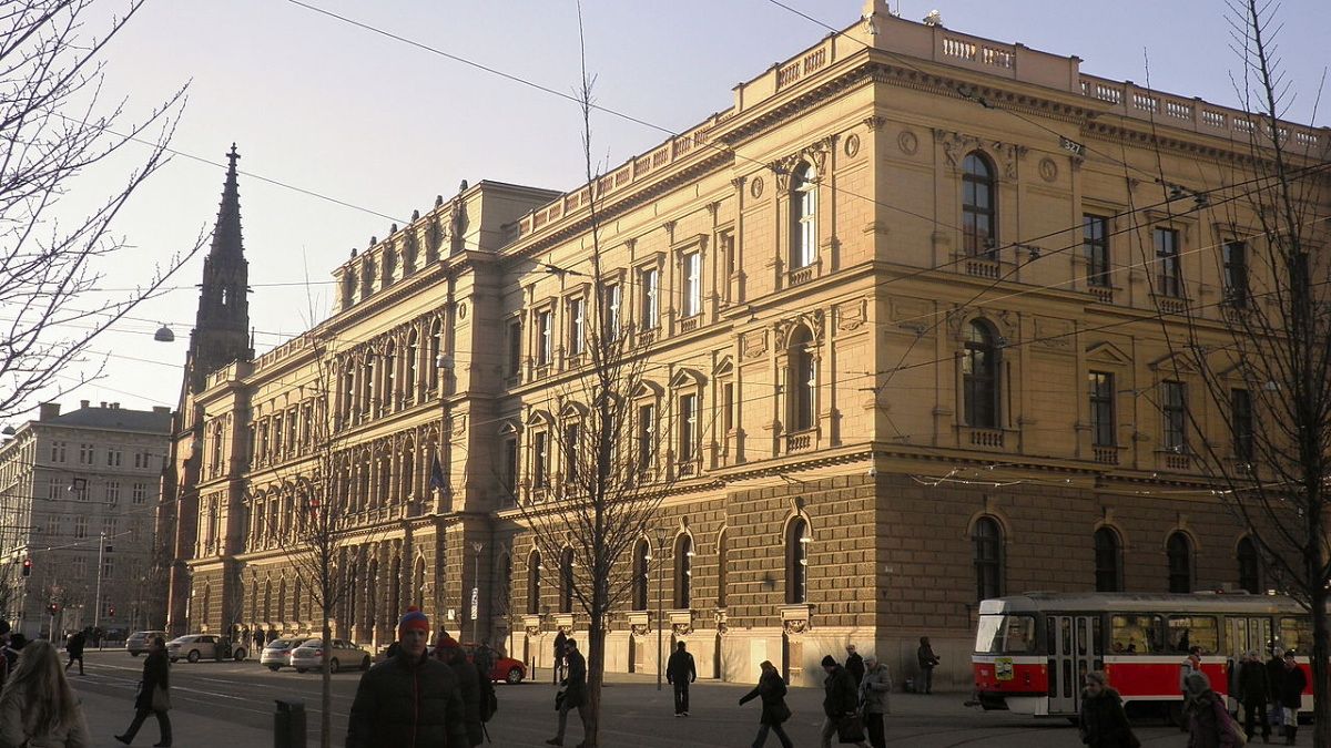 Foto: Budova ÚS, Sokkk y pro Wikimedia commons